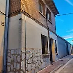 Casa Con Jardin A 5' De Aranda De Duero Holiday home *