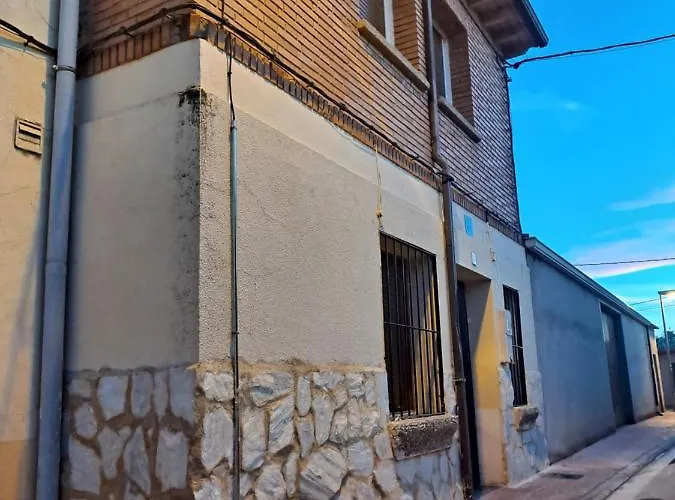 Casa Con Jardin A 5' De Aranda De Duero Holiday home *